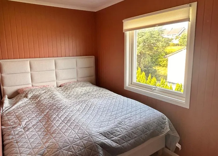 2 Bedrooms - Beautiful Home Near City Centre