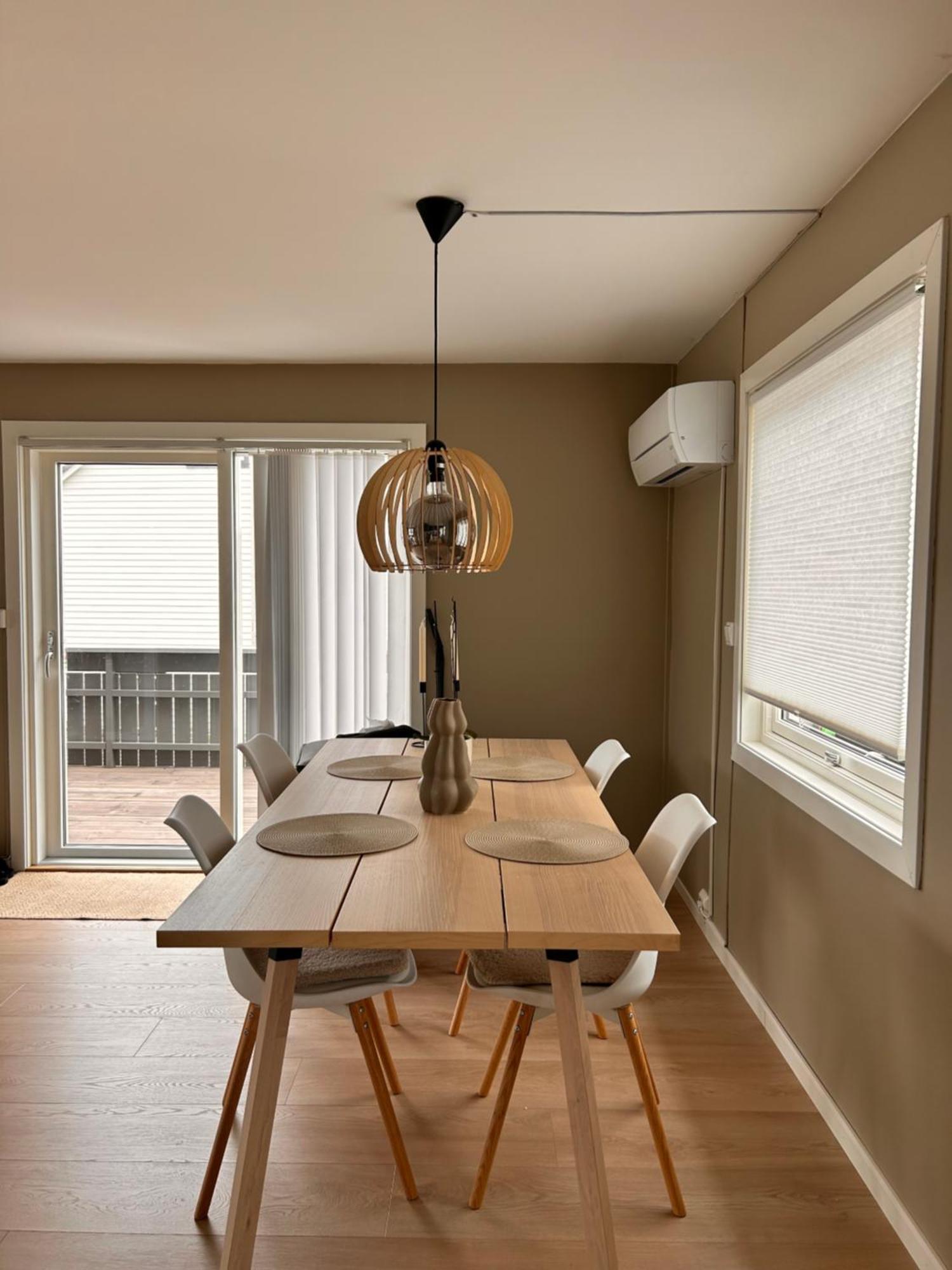 2 Bedrooms - Beautiful Near Centre Apartment
